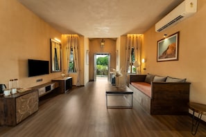 Luxury Cottage with Plunge Pool | Desk - Vallora Retreat Jawai Luxuria by Moustache (Bali)