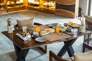 Free daily full breakfast - Vallora Retreat Jawai Luxuria by Moustache (Bali)