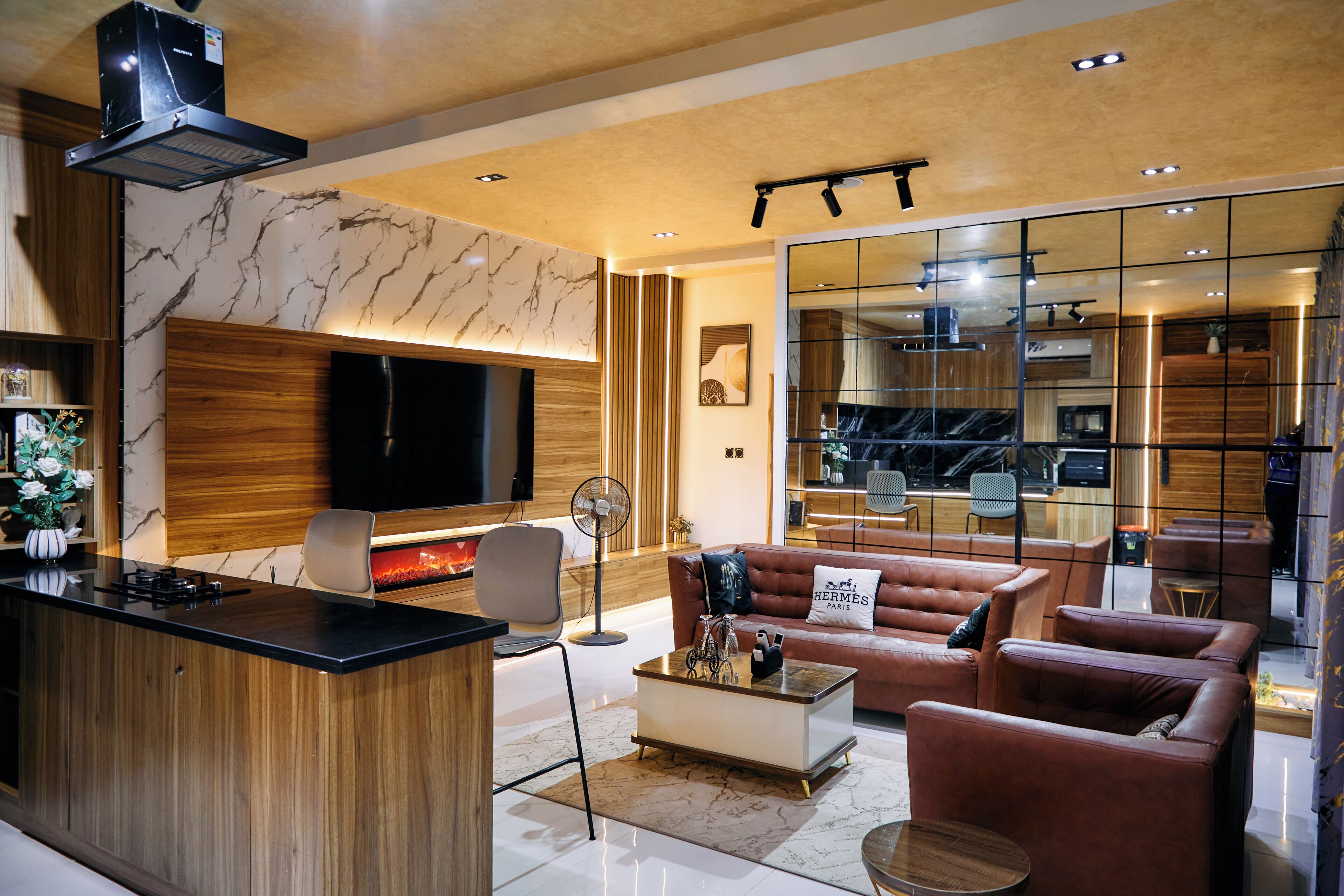 Luxury Apartment, Balcony, City View | Living area