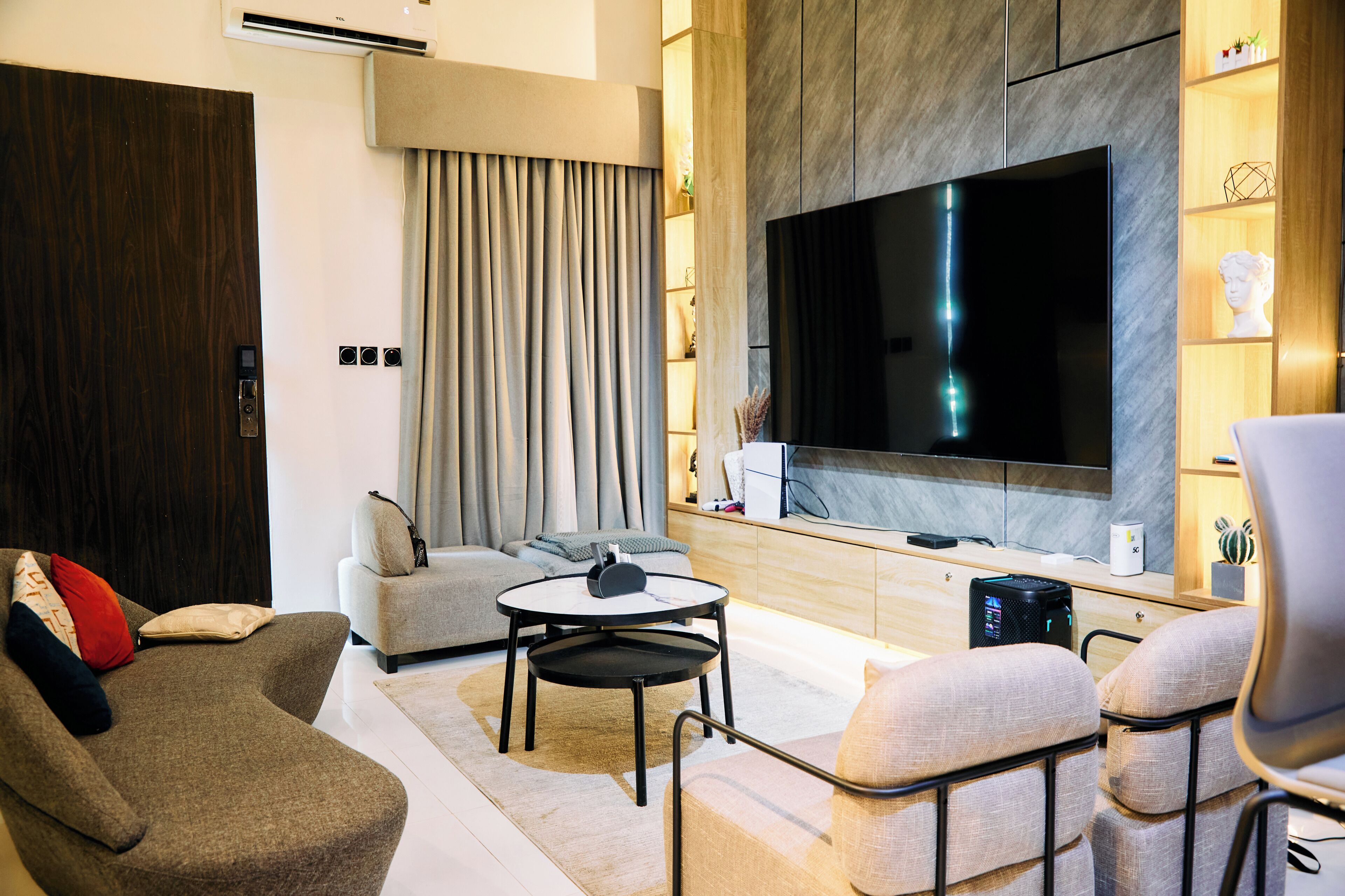 Luxury-Apartment, Balkon, Stadtblick | Wohnbereich