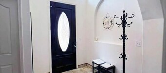 Charming 4-bedroom 3-Bathroom Villa in Porterville