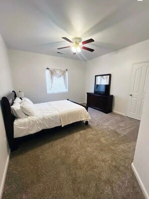 4 dormitorios, tabla de planchar con plancha, wifi y ropa de cama