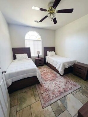 4 bedrooms, iron/ironing board, WiFi, bed sheets