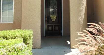 Charming 4-bedroom 3-Bathroom Villa in Porterville