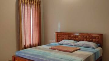 3 bedrooms, iron/ironing board, WiFi