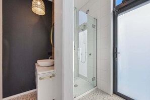 Bathroom - Kaiteri Sands Retreat (Kaiteriteri - Mārahau)