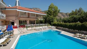 Indoor pool, outdoor pool