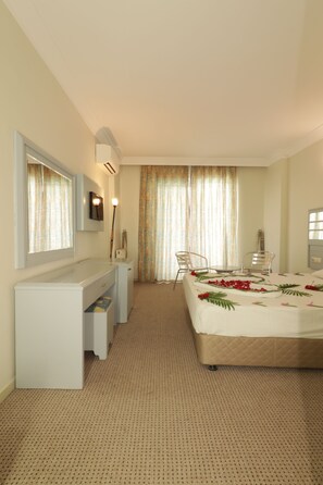 Standard Single Room, Balcony, Garden View