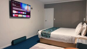 Down comforters, free WiFi - Vienna Motel (Paihia)