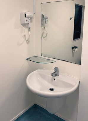 Bathroom - Vienna Motel (Paihia)