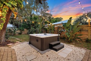 Baignoire à remous extérieure