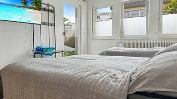 2 bedrooms, iron/ironing board, WiFi, bed sheets