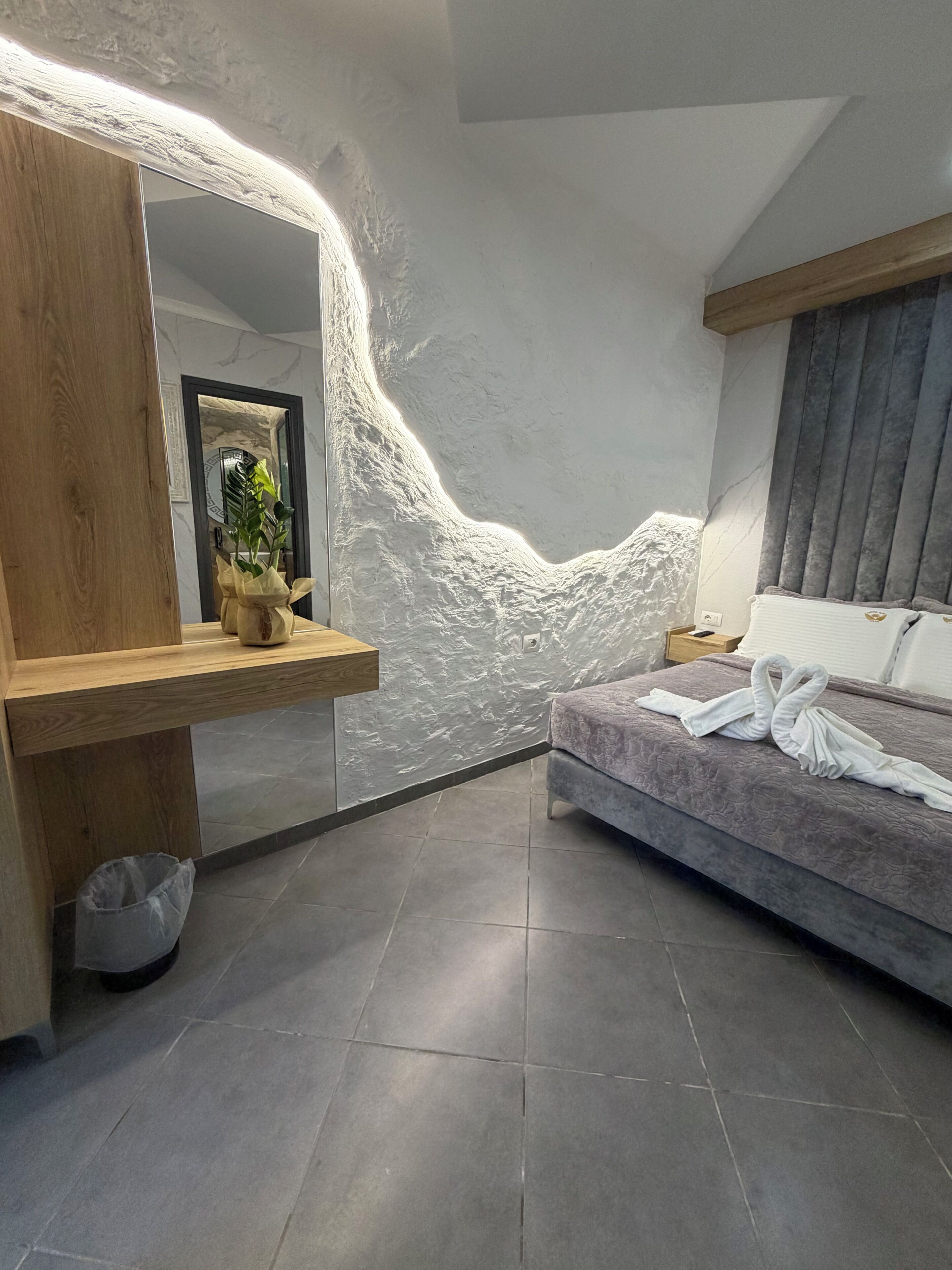 In-room safe, free WiFi