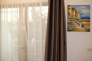 In-room safe, free WiFi