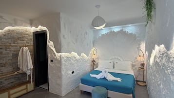 In-room safe, free WiFi