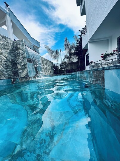 Ilio Boutique Swim Up Rooms