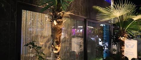 Lunch and dinner served, pool views