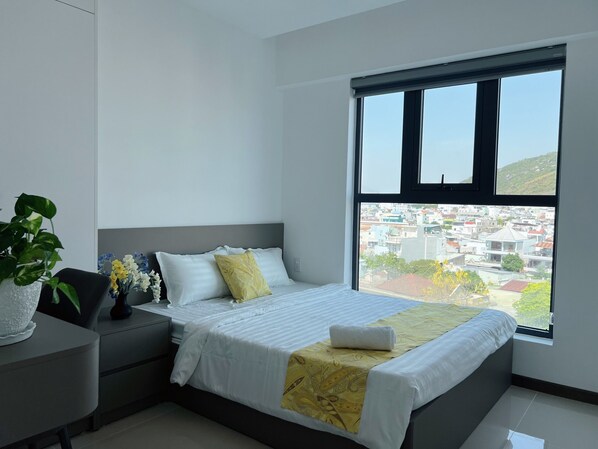 3 bedrooms, iron/ironing board, WiFi