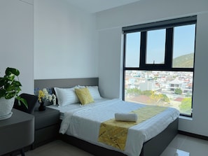 3 bedrooms, iron/ironing board, WiFi