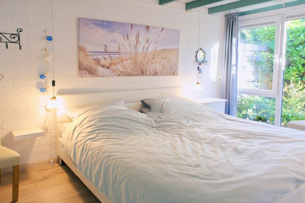 Desk, iron/ironing board, free WiFi