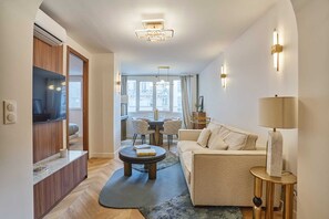 Smart TV, offices - Apartment in the Center of Paris (Paris)