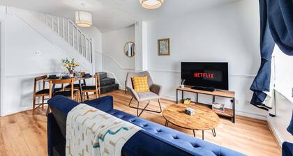 Cosy Sleeps 5 Bedford Stay