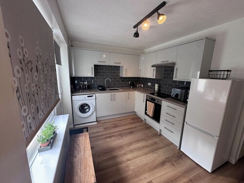 Cosy Sleeps 5 Bedford Stay