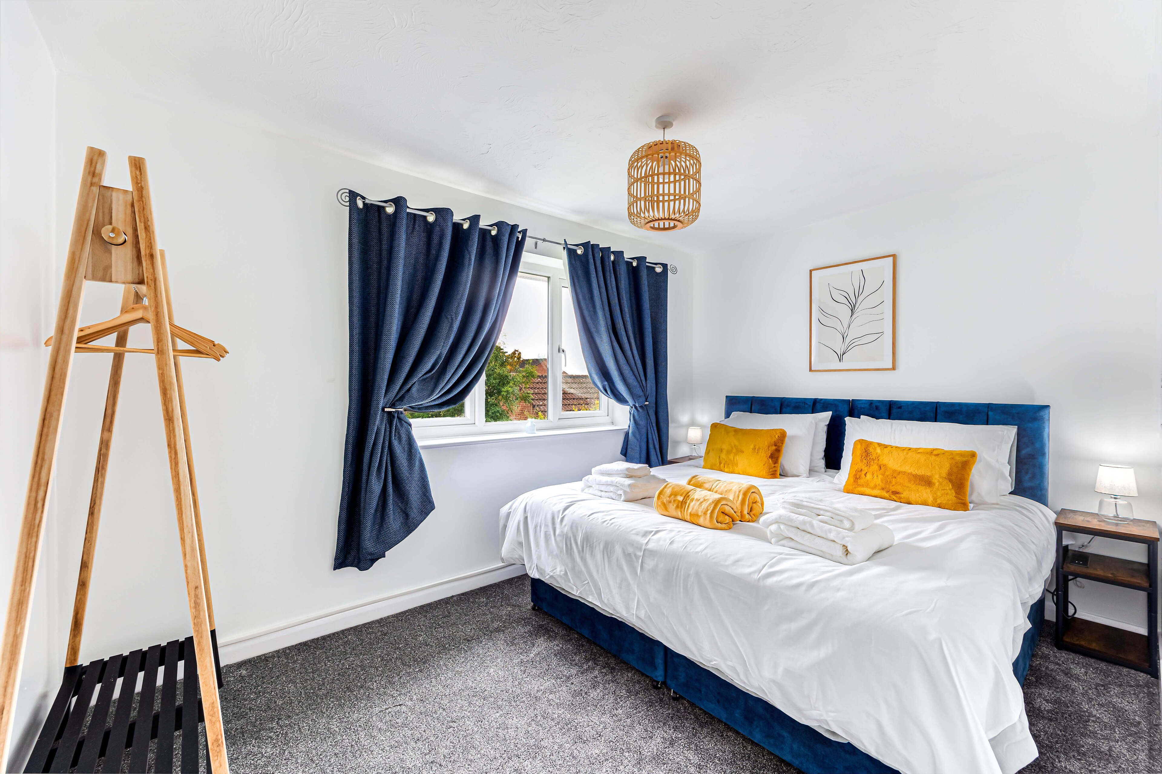 2 bedrooms, iron/ironing board, free WiFi