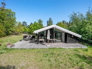 Outdoor dining - "Edvard" - 300m from the sea by Interhome (Ebeltoft)