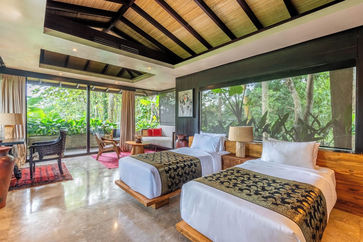 Deluxe-værelse med dobbeltseng eller 2 enkeltsenge - balkon - udsigt til have | Pengeskab på værelset, gratis Wi-Fi