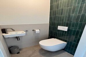 Shower, hair dryer - Lavish lodge with private sauna (Zoutelande)