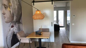 Dining - Lodge with beautiful view of garden (Zoutelande)