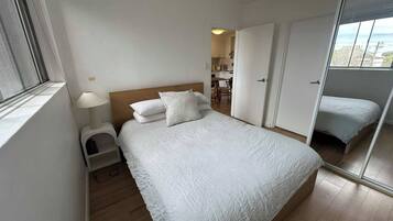 1 chambre, fer et planche à repasser, accès Internet, draps fournis