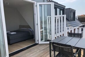 Property grounds - Lodge with a magnificent view of the dunes. (Zoutelande)