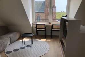 Smart TV - 2-person lodge on 2nd floor with view of dunes. (Zoutelande)