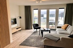 Smart TV - Beautiful lodge located on the church square. (Zoutelande)