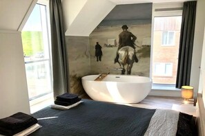 2 bedrooms, free WiFi - Lodge with view of the church and dunes (Zoutelande)