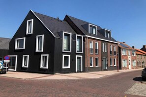 Exterior - Lodge with view of the church and dunes (Zoutelande)