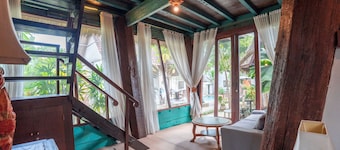 Cozy Bali Cabin in Sanur - Perfect Honeymoon Getaway