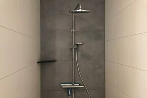 Shower, hair dryer - 4-person luxury lodge in Zoutelande (Zoutelande)