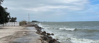 Cozy Beachside Retreat in Puek Tian, Thailand