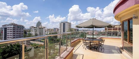 屋外ダイニングエリア