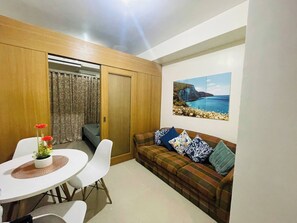 TV - Elegant Pasay City Apartment with Central Heating & Shared Pool (Pasay City)