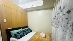 1 bedroom, Internet, bed sheets - Happy 1br Pasay Apartment for Rent -Peaceful Oasis in the City near Mall Of Asia (Pasay City)