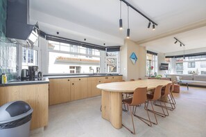 Refrigerador, microondas, parrilla de estufa y lavavajillas 