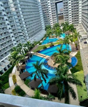 Pool - Dainty Pasay City Apartment for Rent - Entire House Front of Mall of Asia (Pasay City)