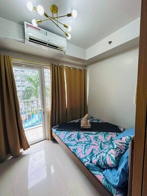 1 bedroom, Internet, bed sheets - Vibrant Pasay City Apartment for Rent - Perfect Home Base front of Mall of Asia (Pasay City)