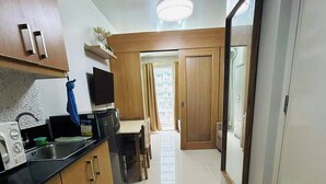 Unclassified image, 3 of 17, button - Vibrant Pasay City Apartment for Rent - Perfect Home Base front of Mall of Asia (Pasay City)