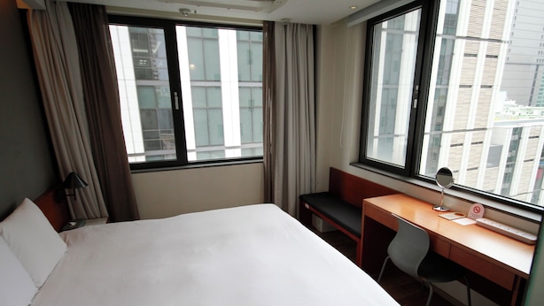 Deluxe Hollywood Double Room, High Floor