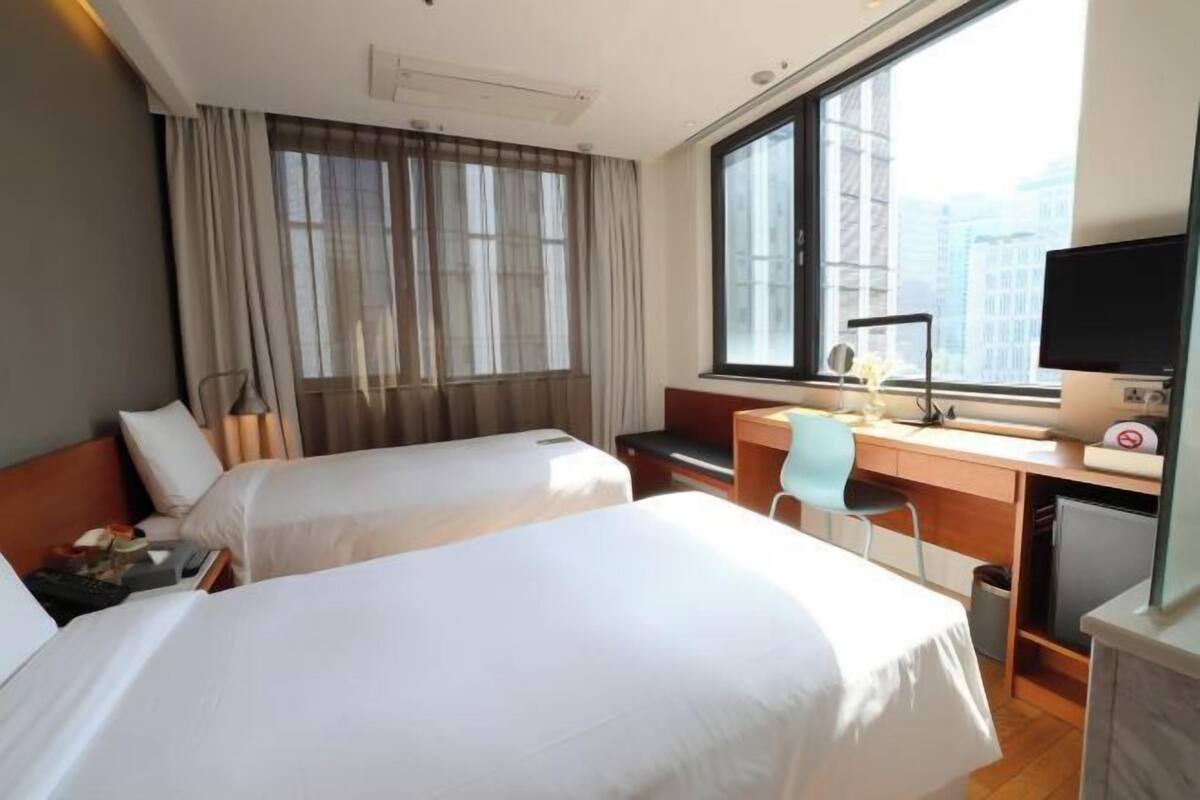 In-room safe, desk, blackout drapes, soundproofing